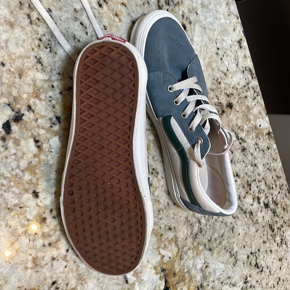 Vans - Picture 5 of 5
